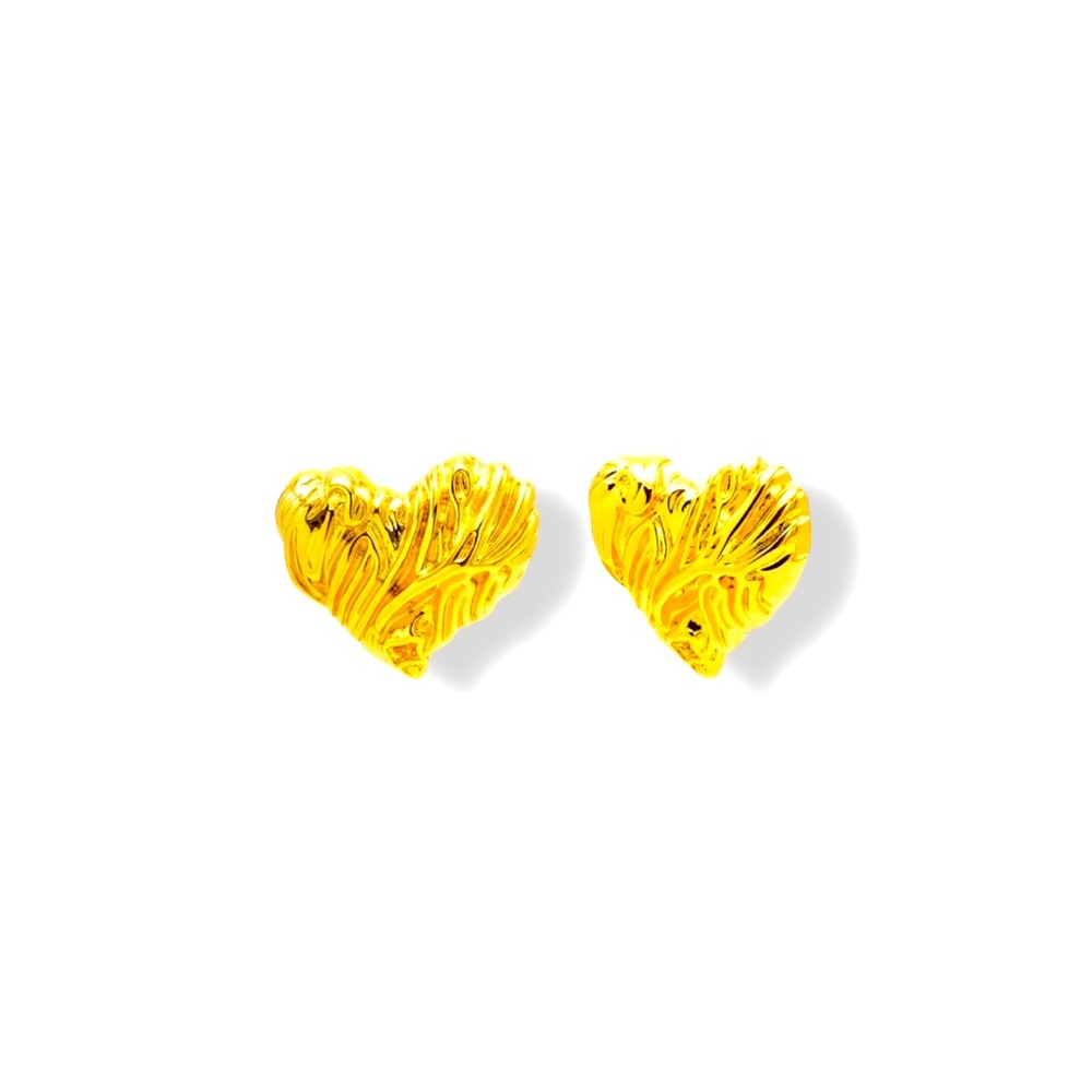 🚨𝐂𝐋𝐄𝐀𝐑𝐎𝐔𝐓 𝐒𝐀𝐋𝐄🚨𝐀𝐃𝐈𝐍𝐀 𝐄𝐃𝐄𝐍 heart stud gold plated earrings